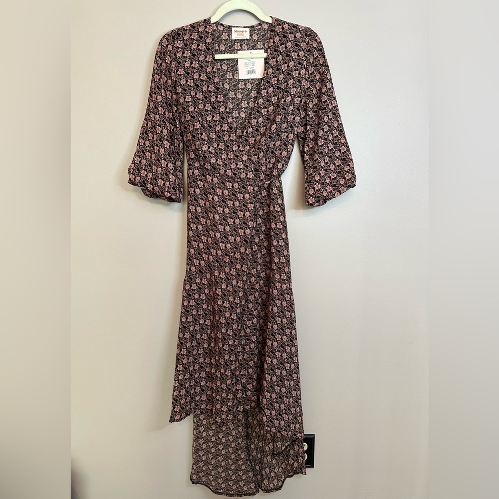 NWT Showpo Hi-Low Wrap Keen Spender Dress Black Floral Size 4